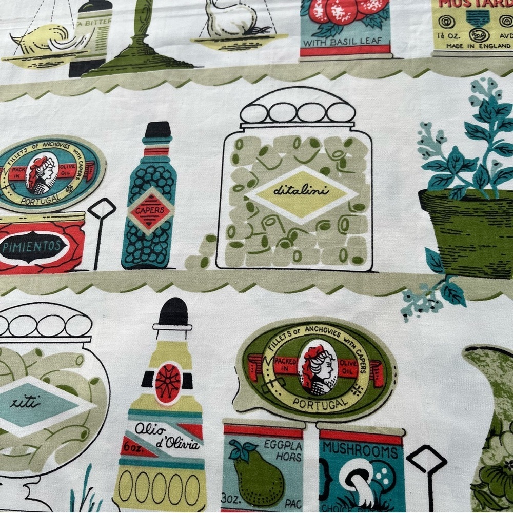 Waverly vintage look “Capers” cotton sateen fabric
Remnant. 2 1/4 yards.